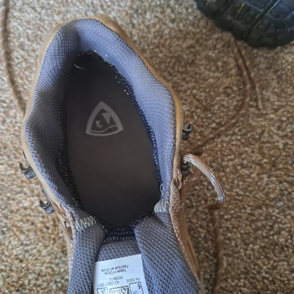 New Balance Hiking Shoe boots Women's size US 7, UK 5, EU 37.5, WW977GT - Picture 9 of 11